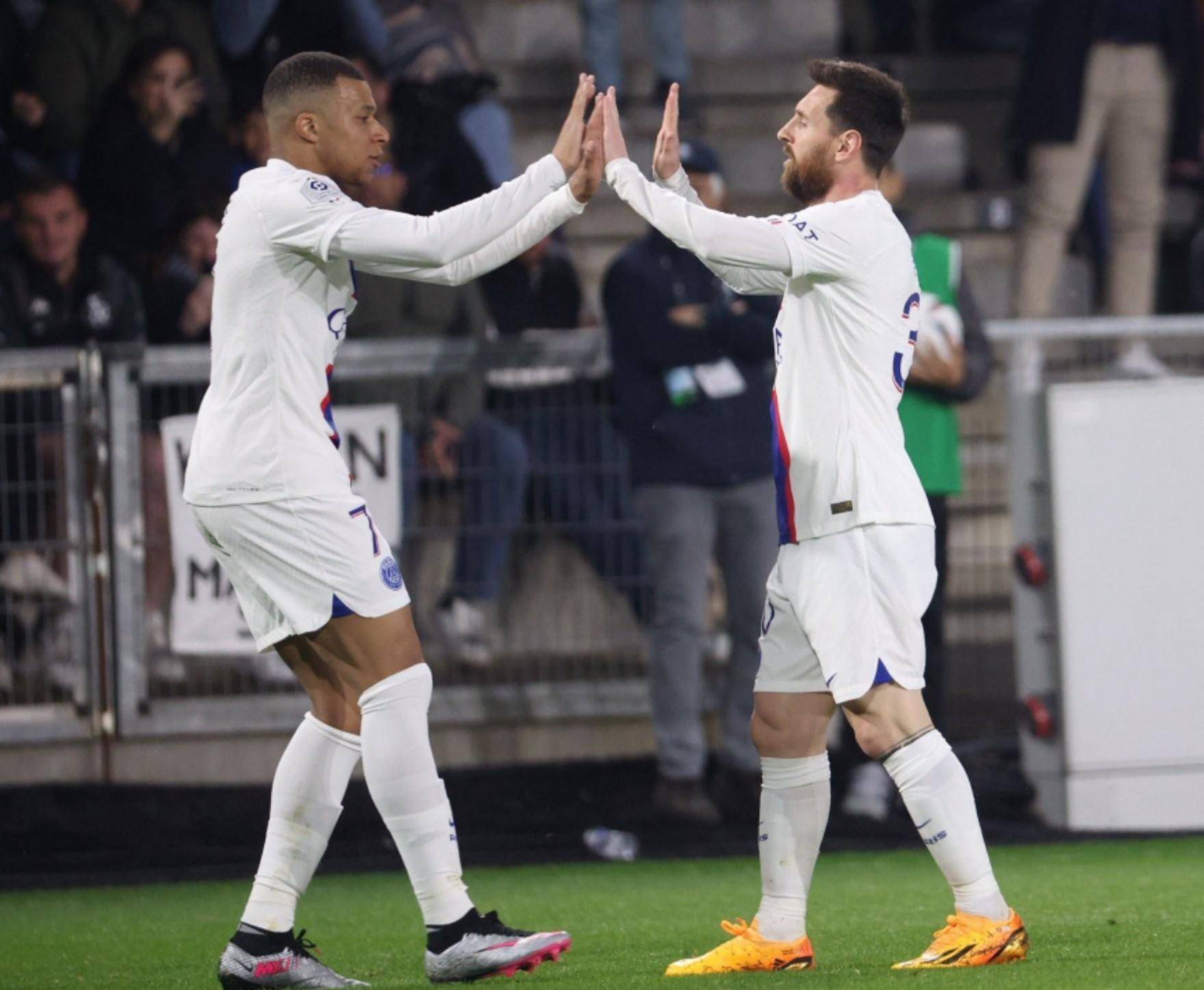 ADTEC AX-2000II 27.12MHz 2000W RF Genera